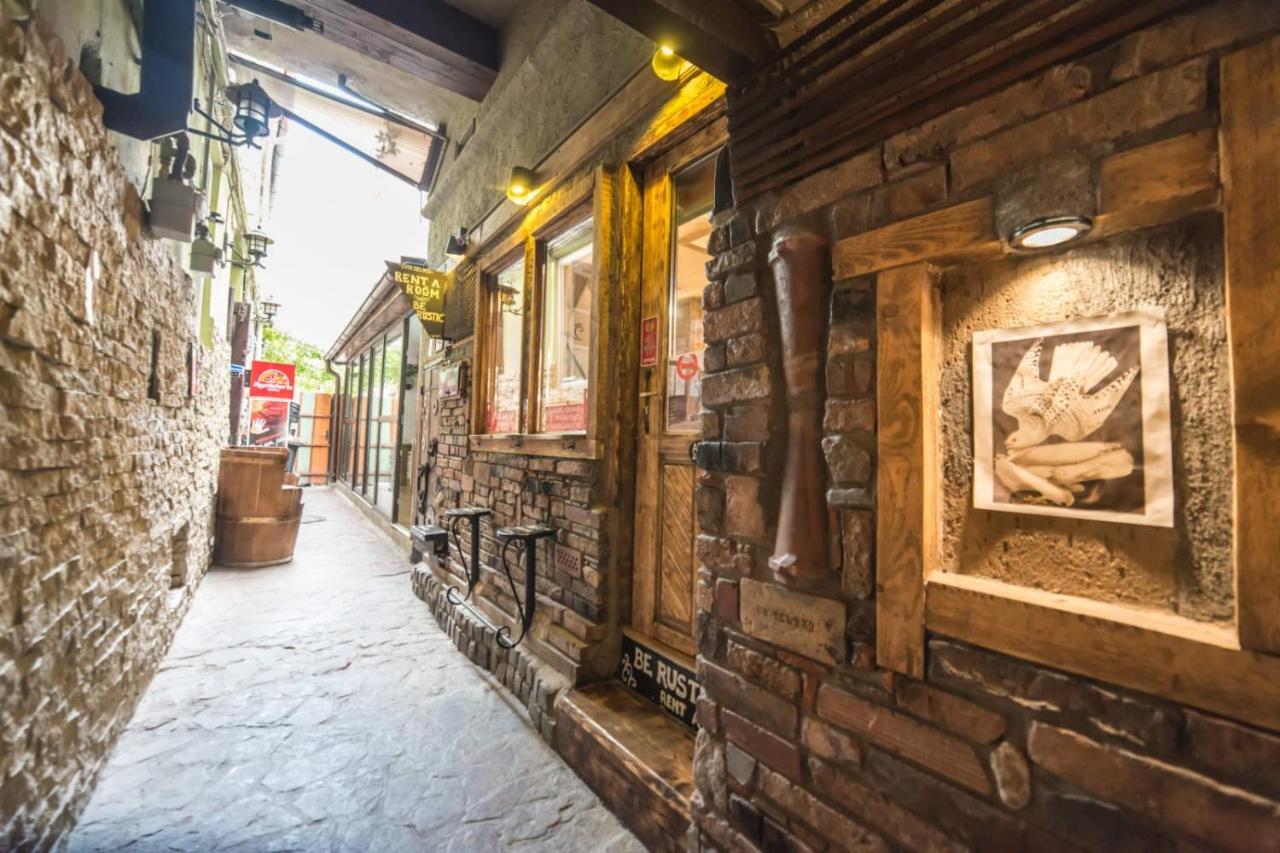 Rent A - Be Rustic Apartment *